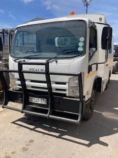 2009 Isuzu NPR 300 4x4 Personal Carrier