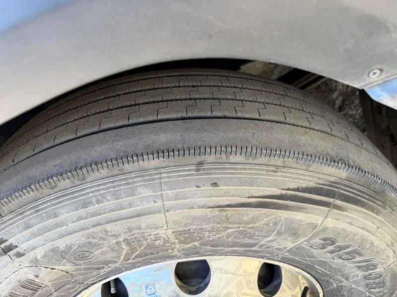 2021 Sacnia R460 6x4 Truck Tractor tyre