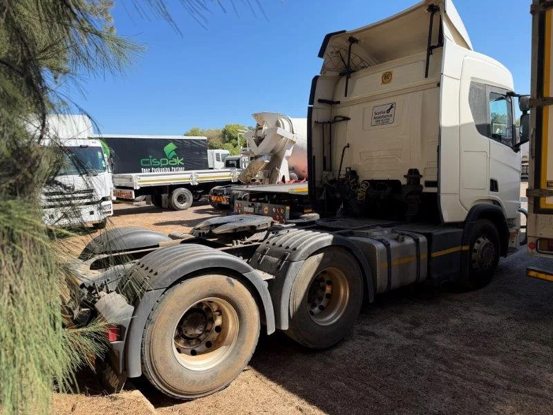 2021 Sacnia R460 6x4 Truck Tractor back view