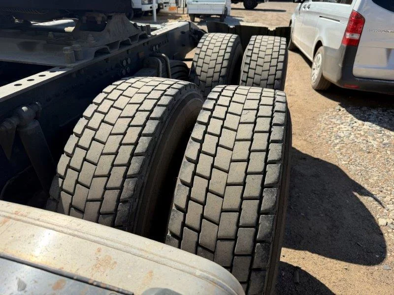 2021 Sacnia R460 6x4 Truck Tractor tyres