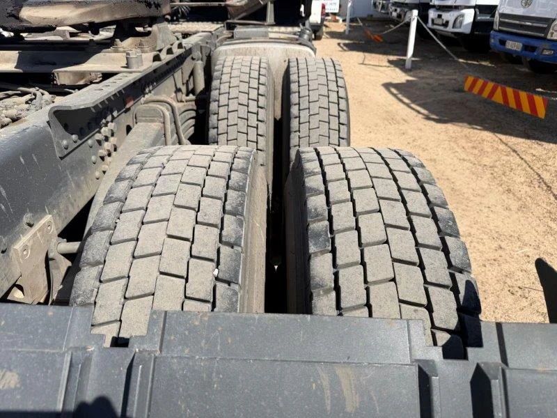 2021 Sacnia R460 6x4 Truck Tractor tyres