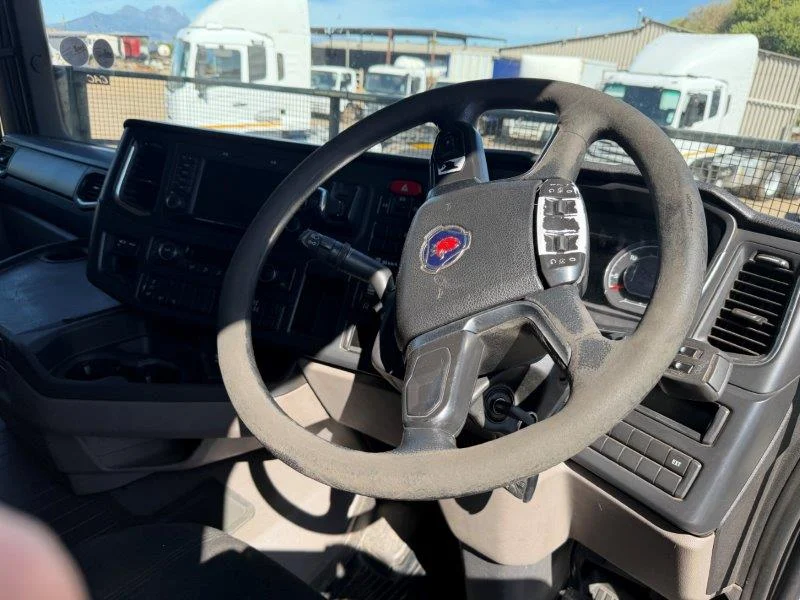 2021 Sacnia R460 6x4 Truck Tractor steering wheel